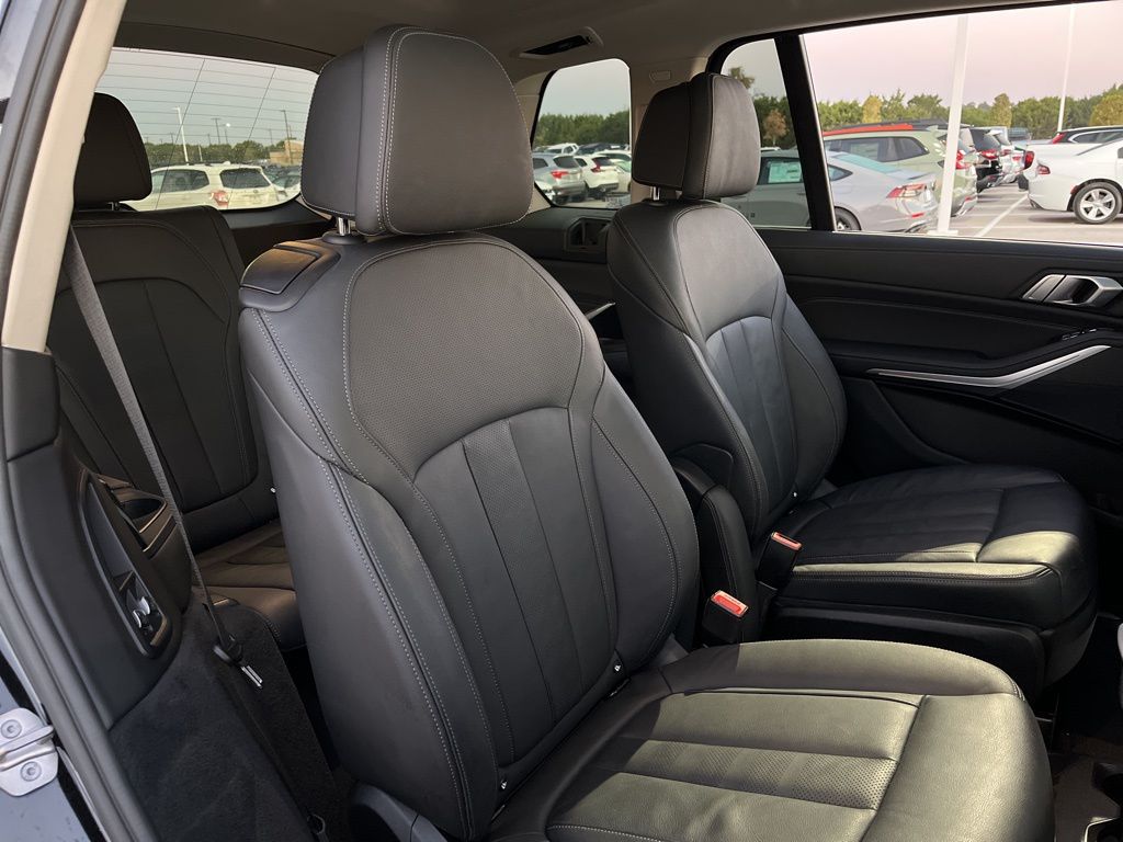 Thumbnail: 2022 BMW X7 - 29