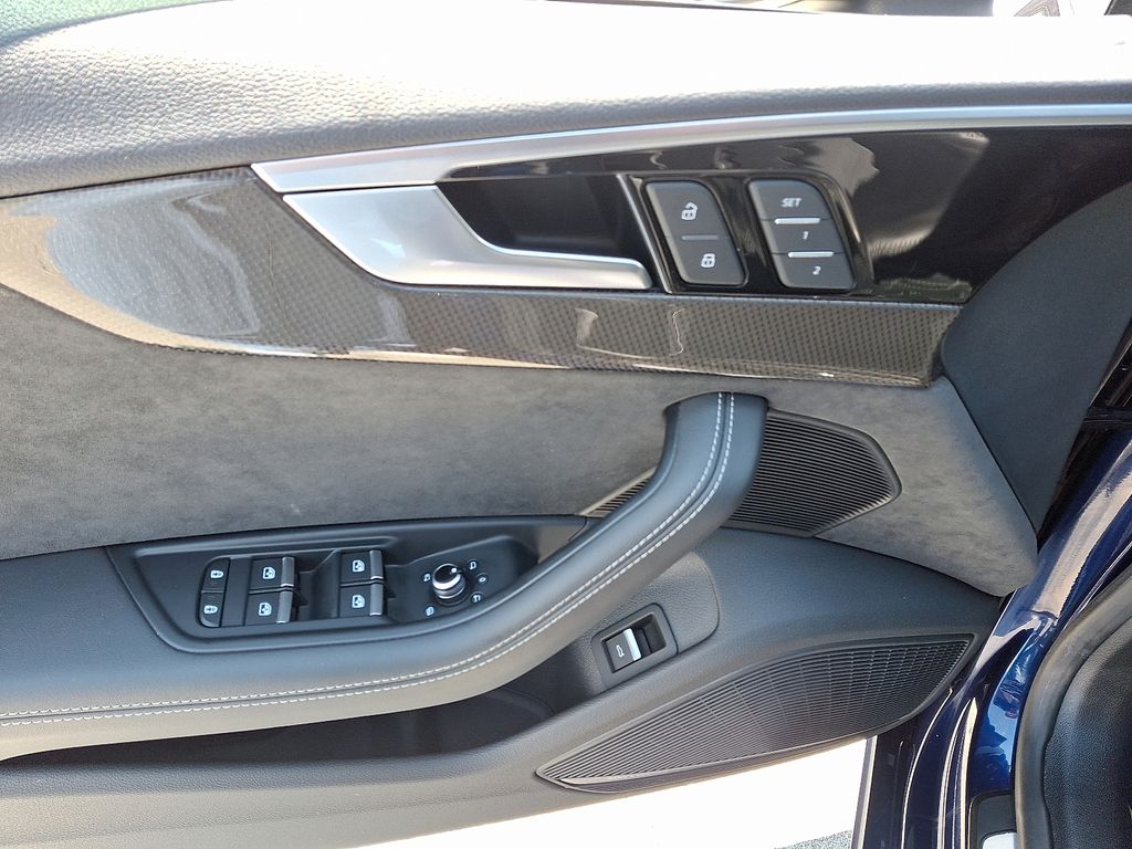 Thumbnail: 2020 Audi S5 - 14
