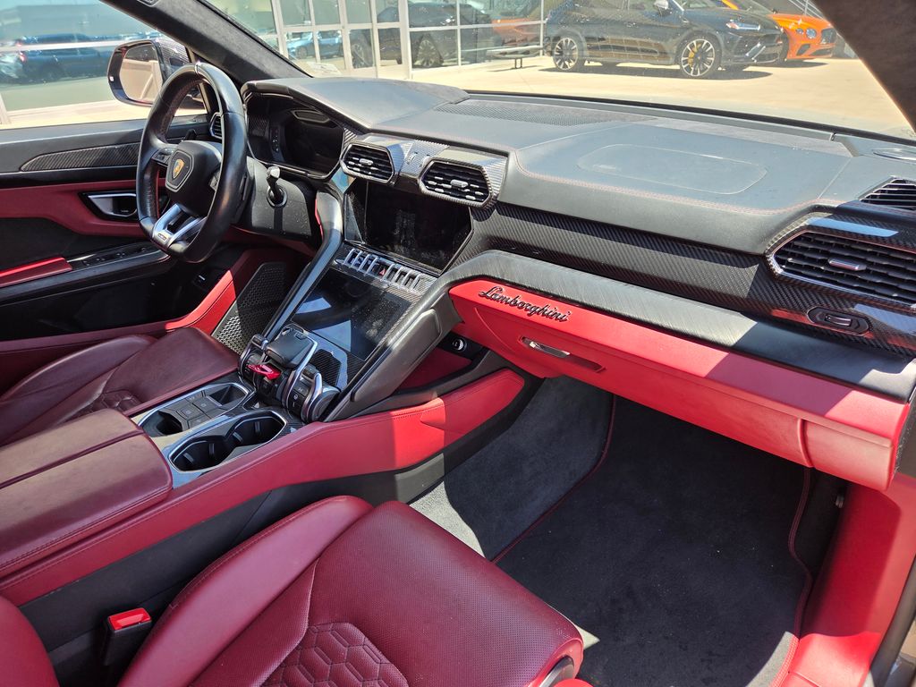 Thumbnail: 2022 Lamborghini Urus - 14
