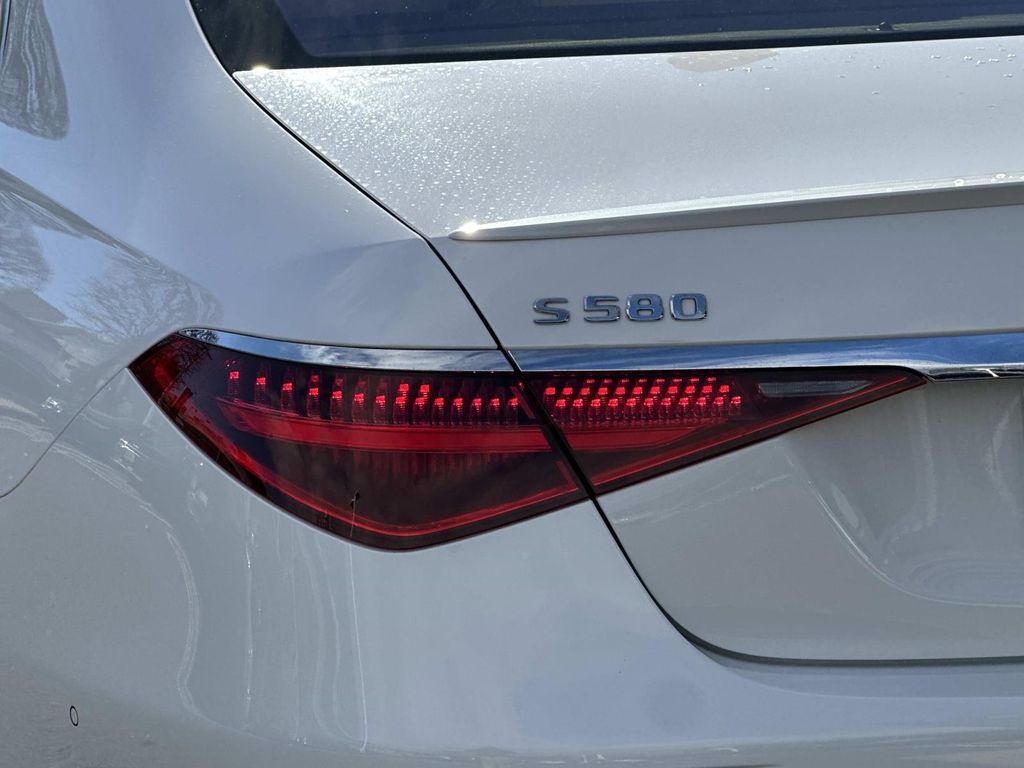 Thumbnail: 2024 Mercedes-Benz S-Class - 12