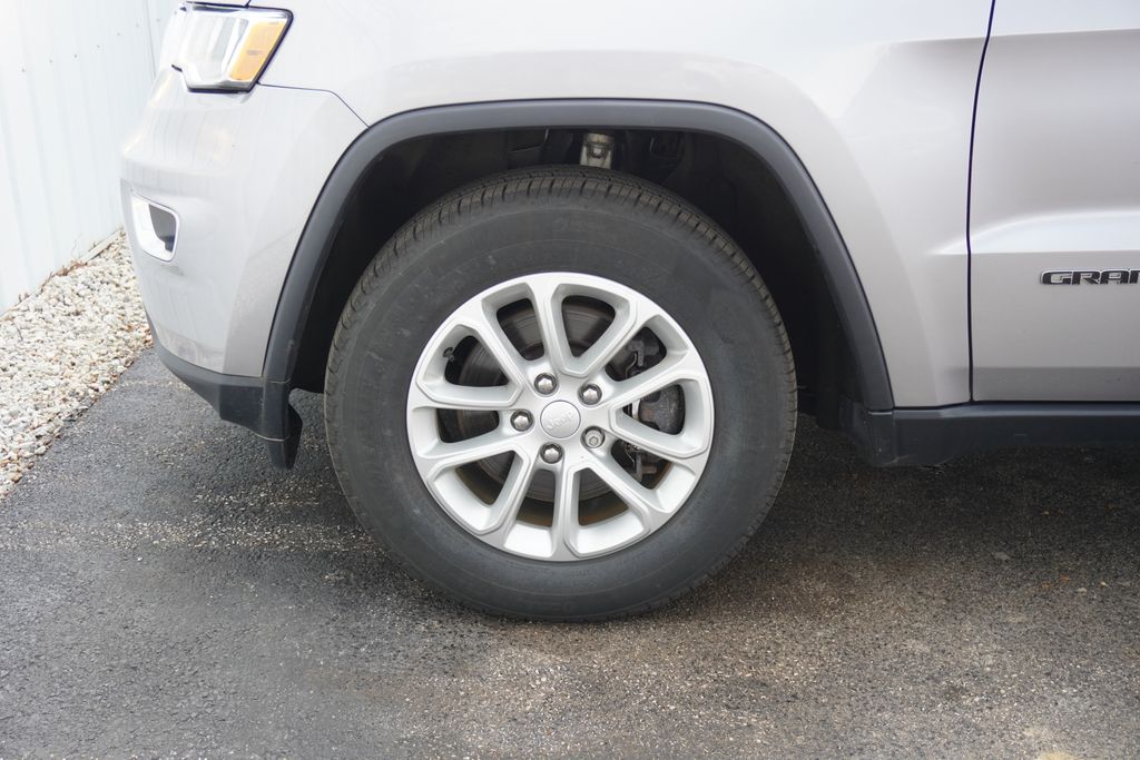 View vehicle photo 6