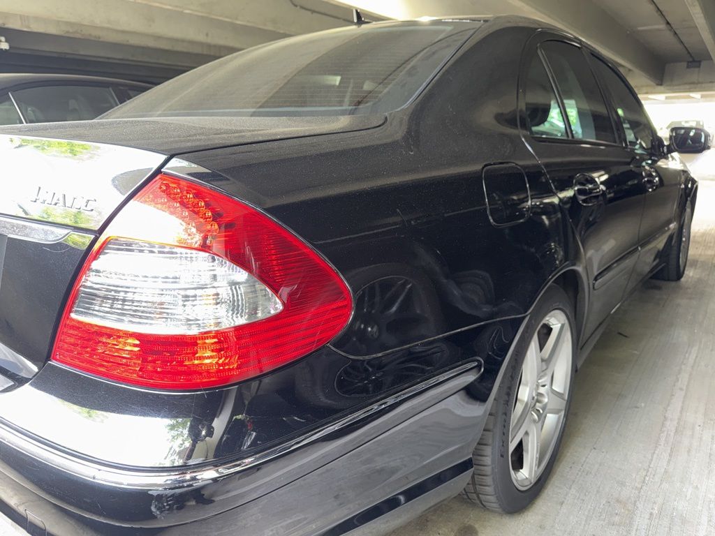 Thumbnail: 2009 Mercedes-Benz E-Class - 3