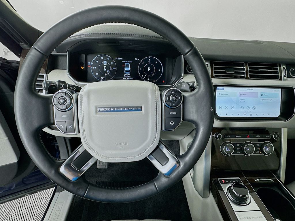 Thumbnail: 2017 Land Rover Range Rover - 11