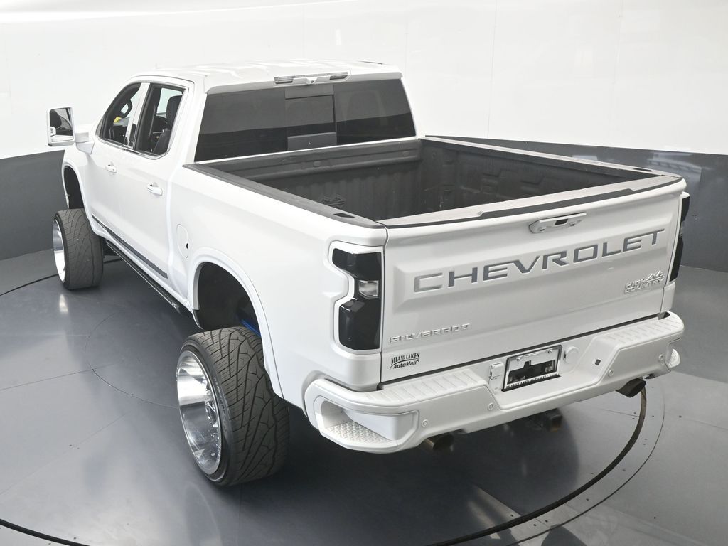 Used 2022 Iridescent Pearl Tricoat Chevrolet High Country image 70