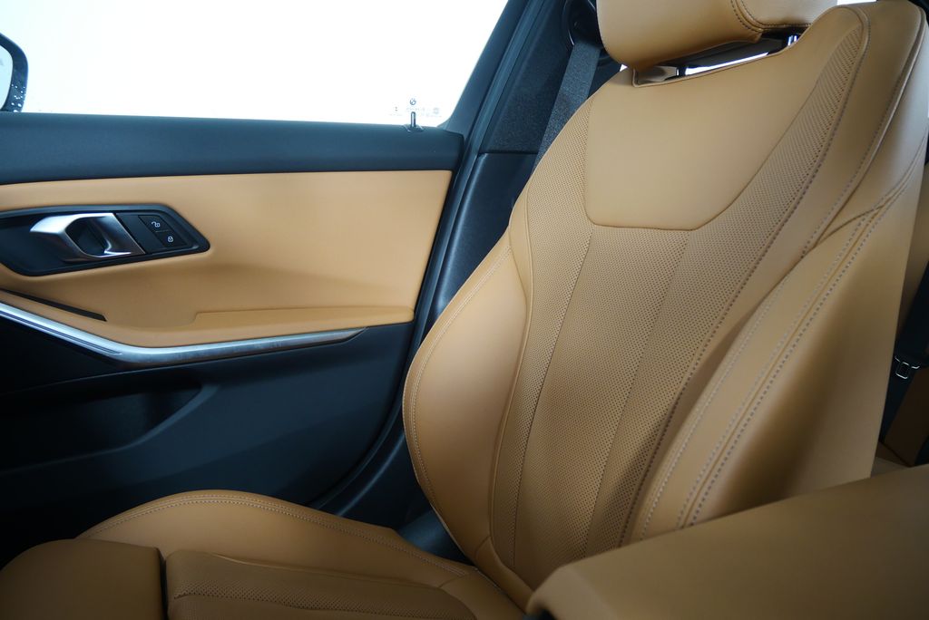 Thumbnail: 2024 BMW 3 Series - 28