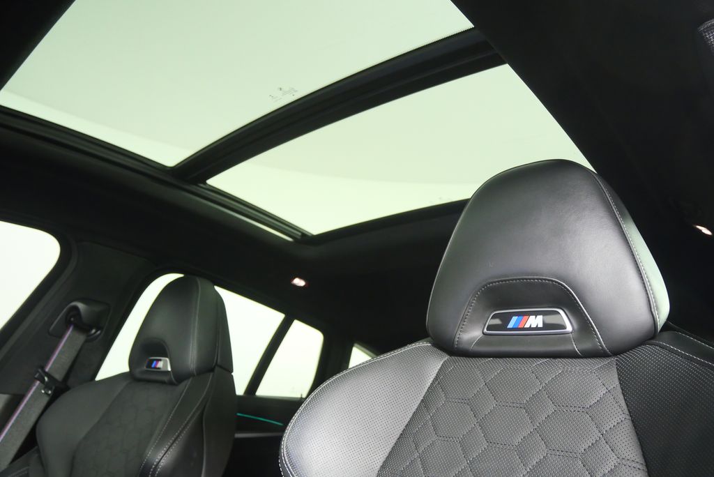 Thumbnail: 2022 BMW X4 - 13