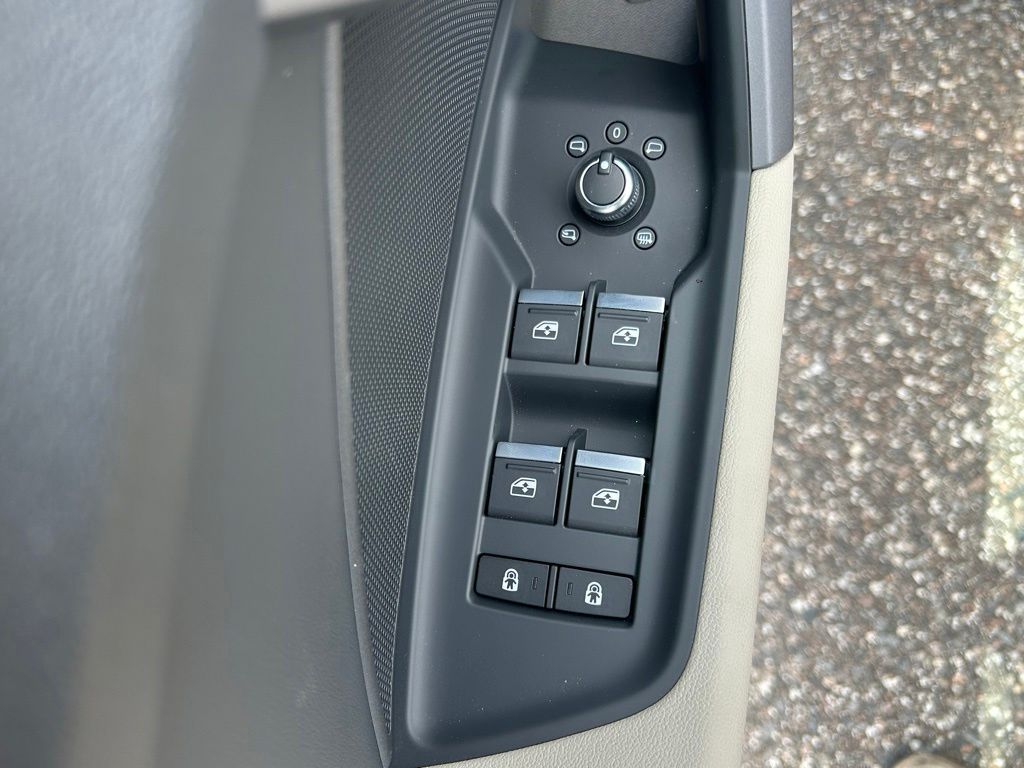 Certified Used 2025 Black Metallic Audi 40 Premium image 21