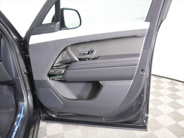 Thumbnail: 2026 Land Rover Range Rover Sport - 26