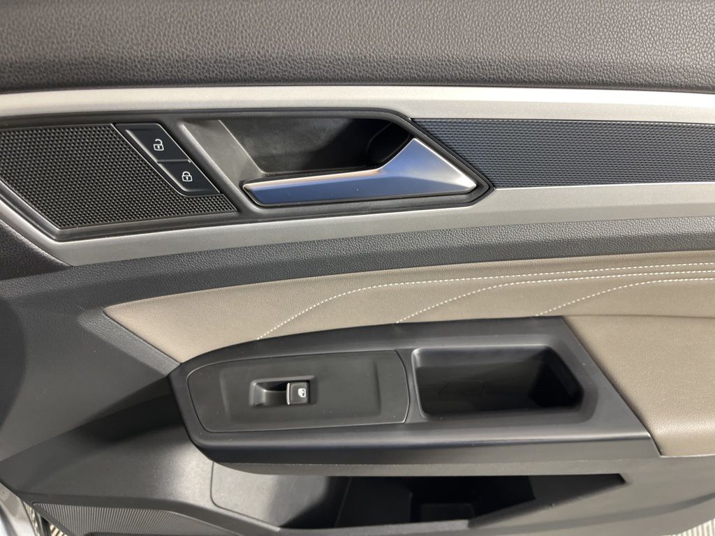 Thumbnail: 2021 Volkswagen Atlas - 22