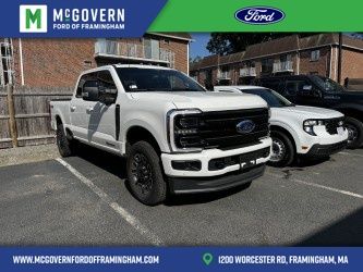 White Metallic 2026 Ford F-250 Super Duty Platinum Crew Cab 4WD Pickup Truck Four-Wheel Drive Automatic
