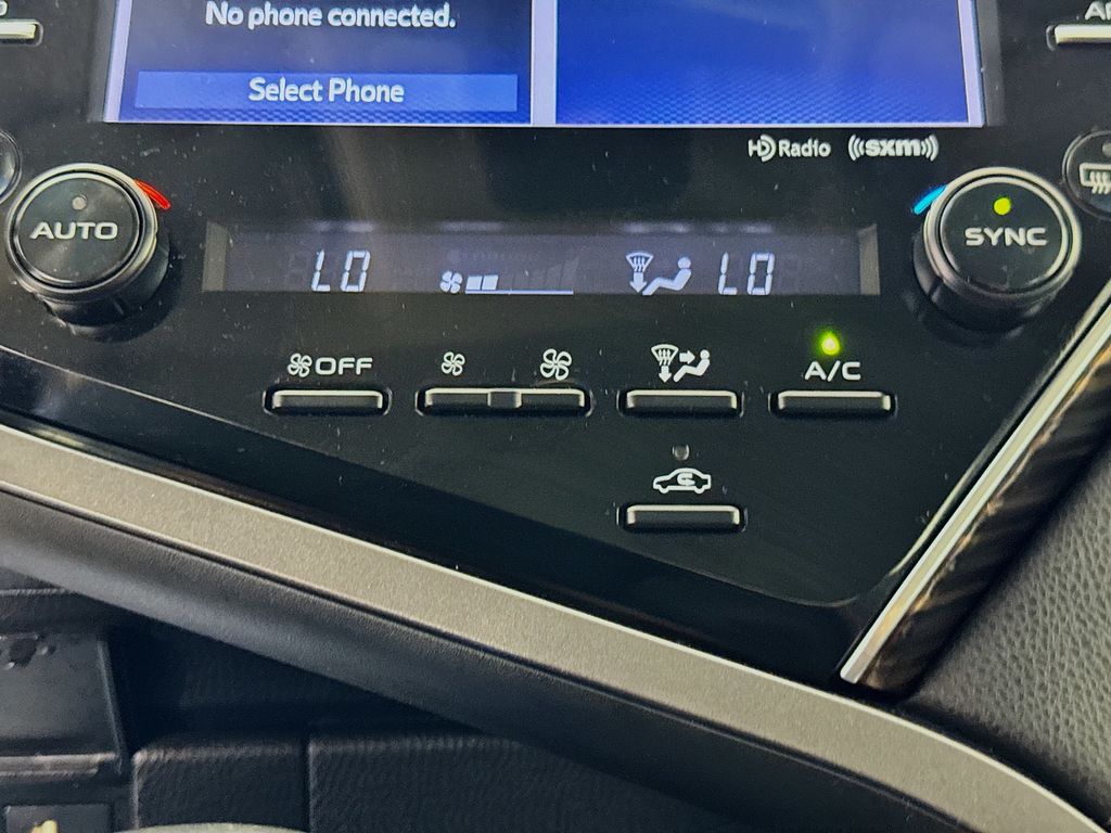 Used Car 2018 Toyota Camry  Xle For Sale Under $20,000 In Austin, Texas