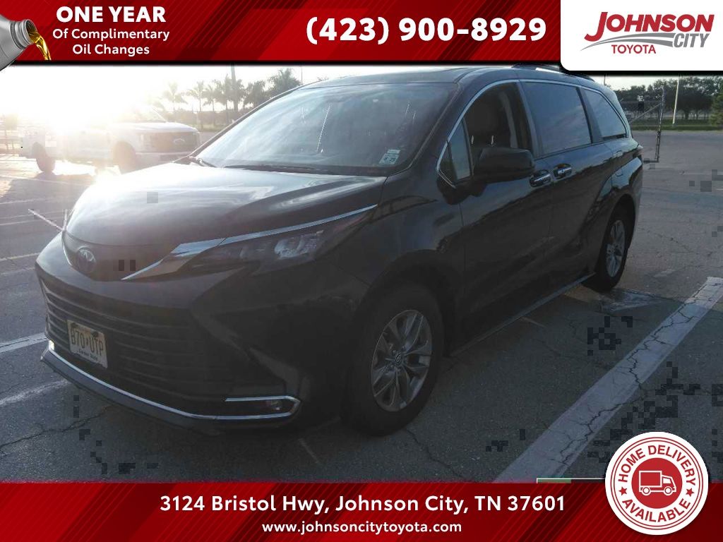 Midnight Black Metallic 2024 Toyota Sienna Minivan Front-Wheel Drive Continuously Variable Transmission