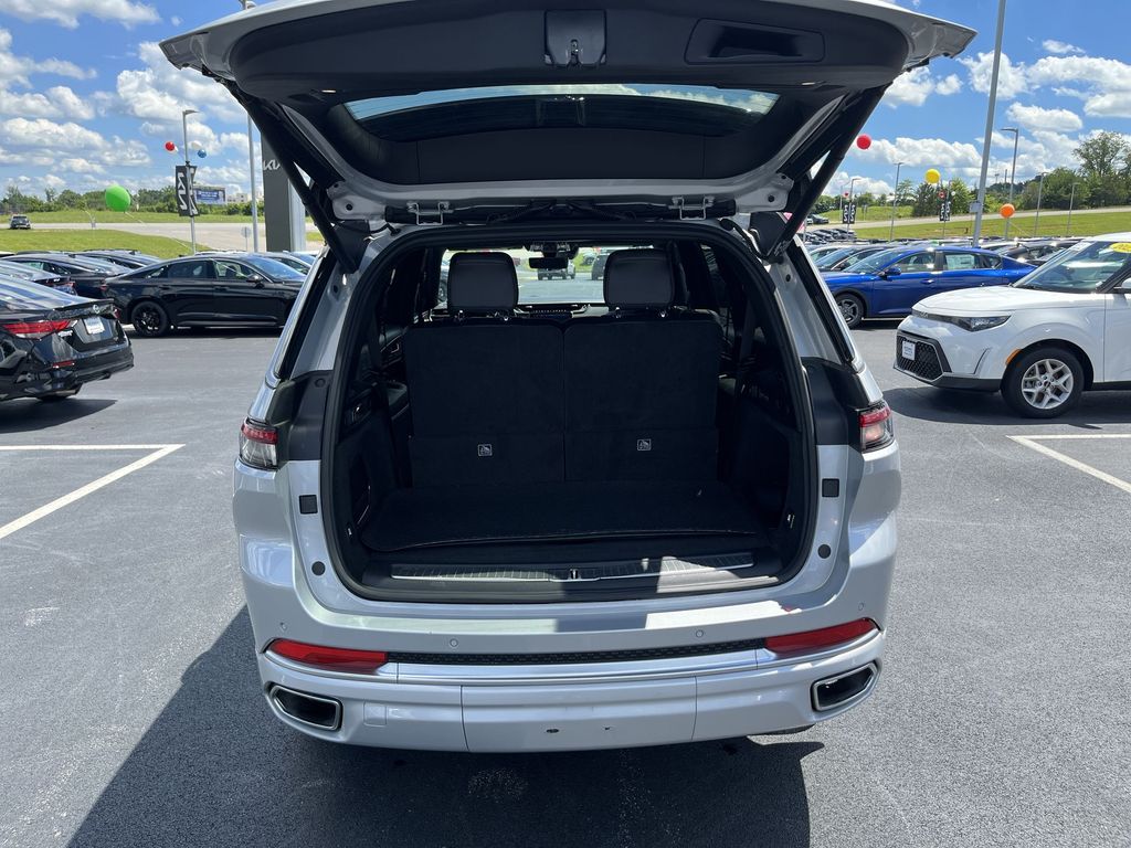 Used 2021 Silver Jeep Summit image 31