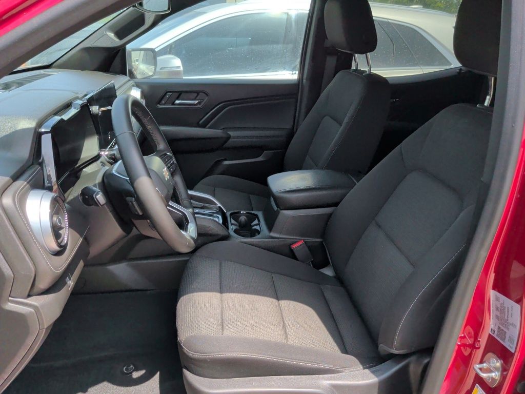 2023 Chevrolet Colorado LT - 9