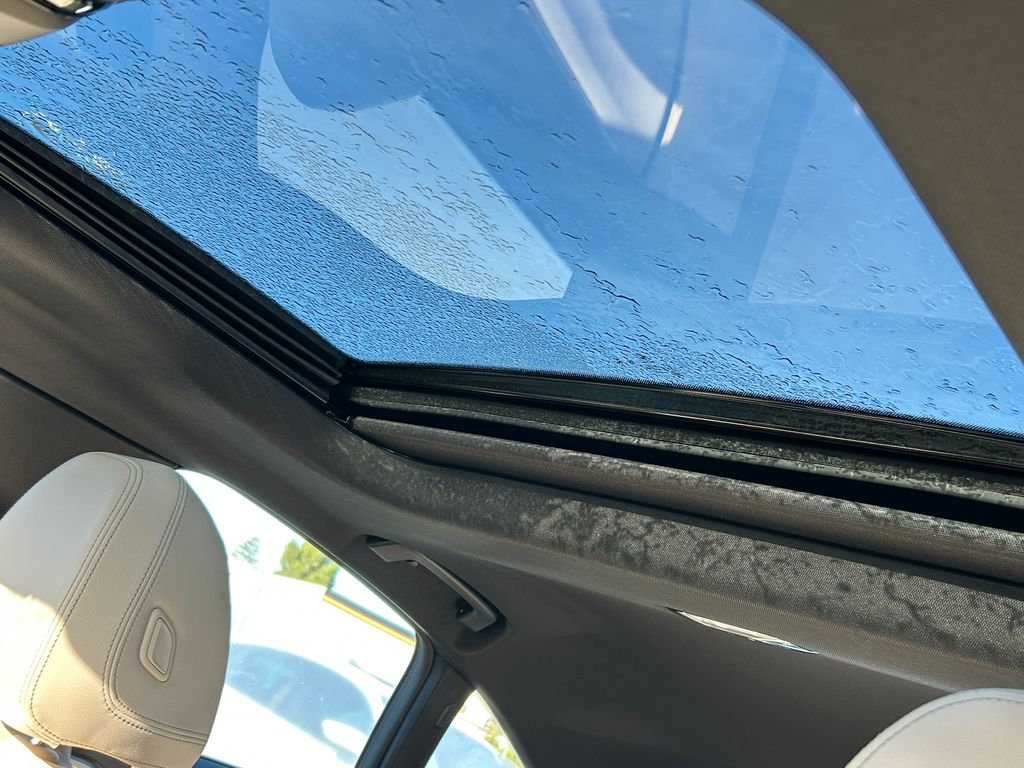 Thumbnail: 2025 BMW i4 - 16