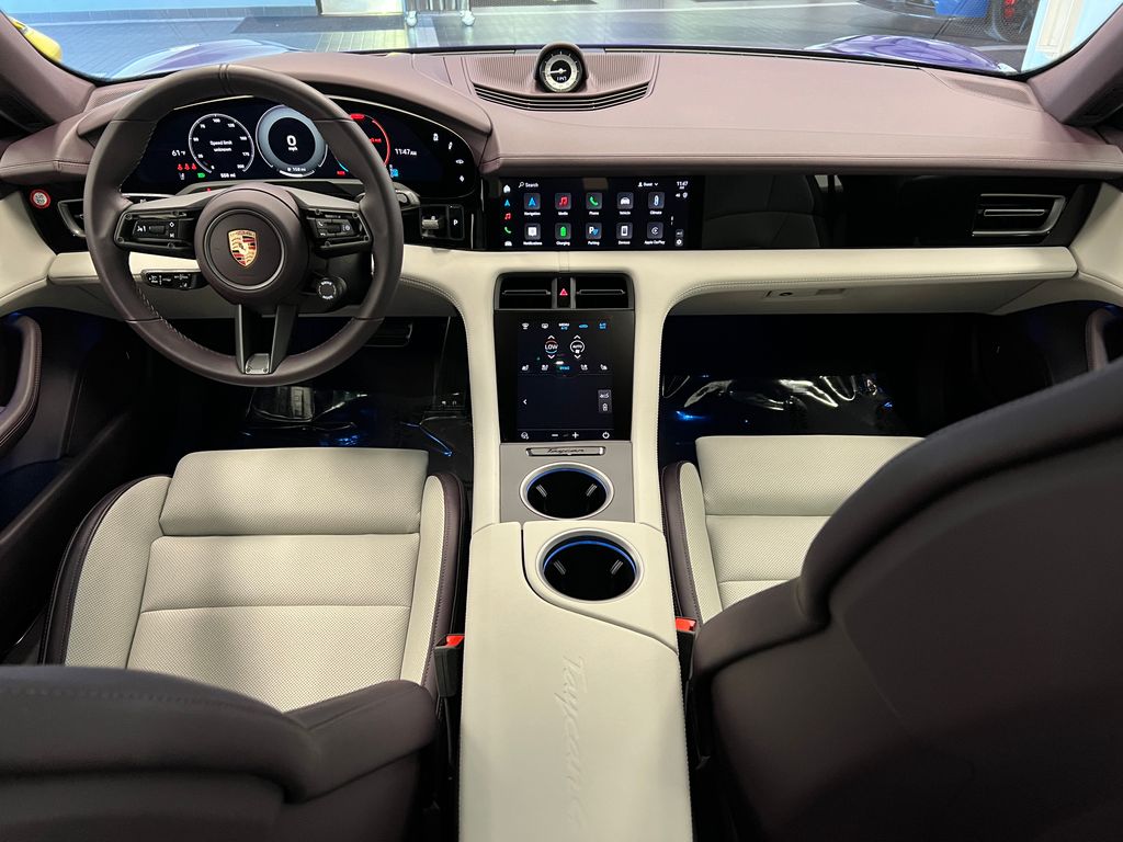 Thumbnail: 2025 Porsche Taycan - 14