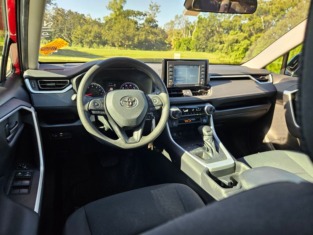 Thumbnail: 2020 Toyota RAV4 - 12