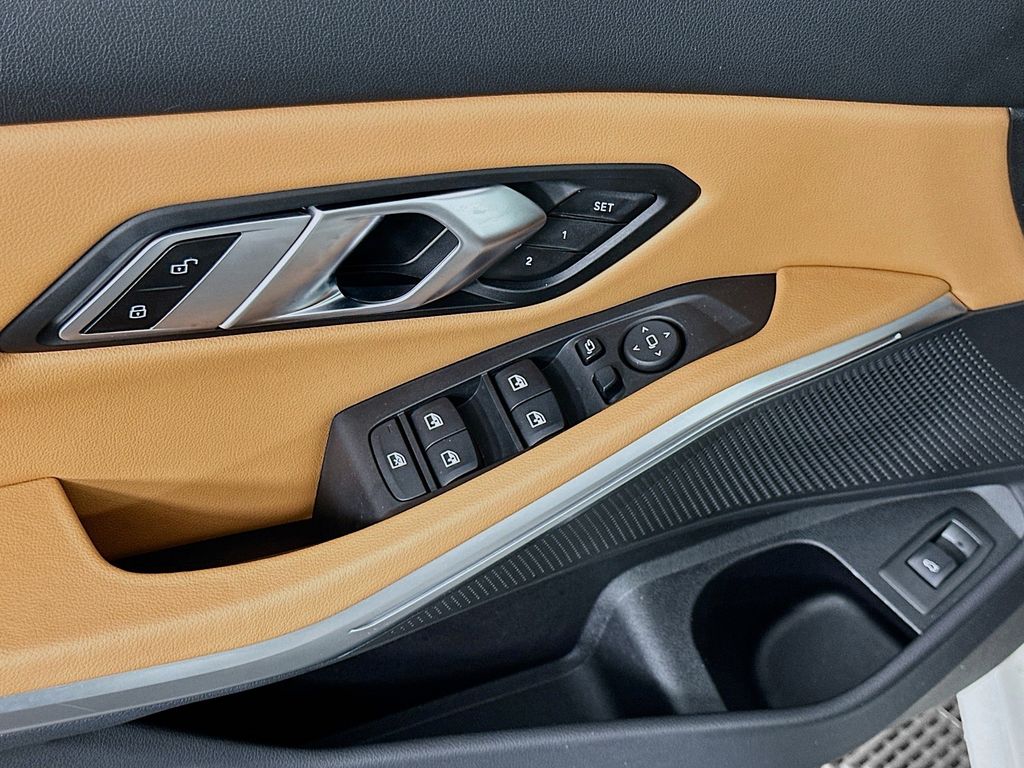 Thumbnail: 2022 BMW 3 Series - 18