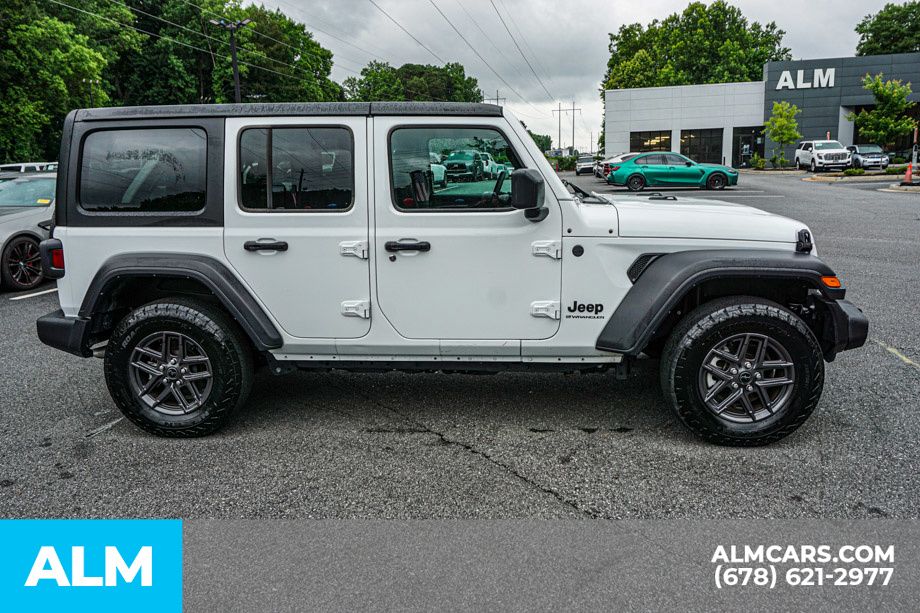 Used 2025 White Jeep Sport S image 9