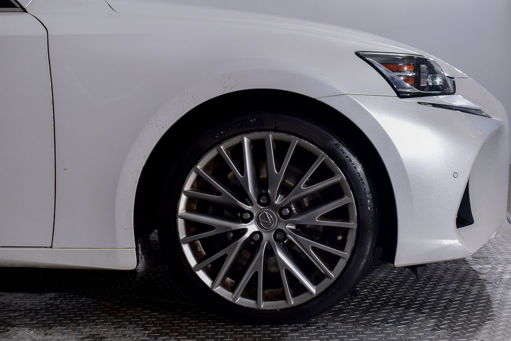 Thumbnail: 2018 Lexus IS - 8