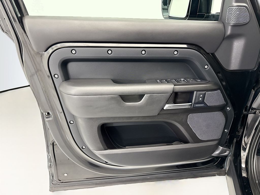 Thumbnail: 2022 Land Rover Defender - 23