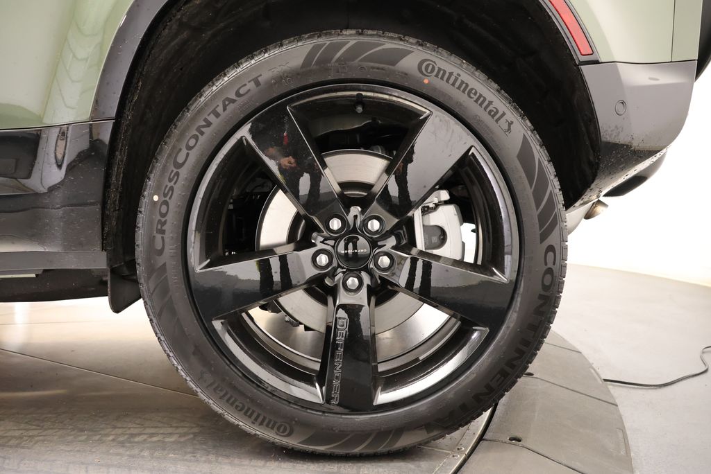 Thumbnail: 2026 Land Rover Defender - 10