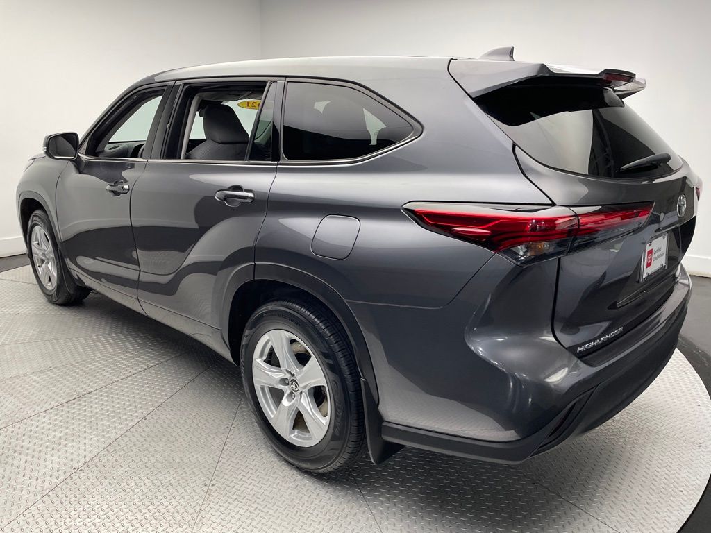 2021 Toyota Highlander LE 7