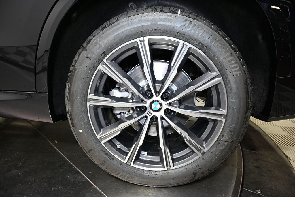 2026 BMW X5 xDrive40i 12