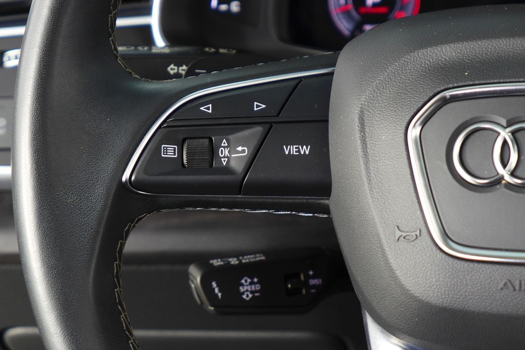 Thumbnail: 2023 Audi Q8 - 30