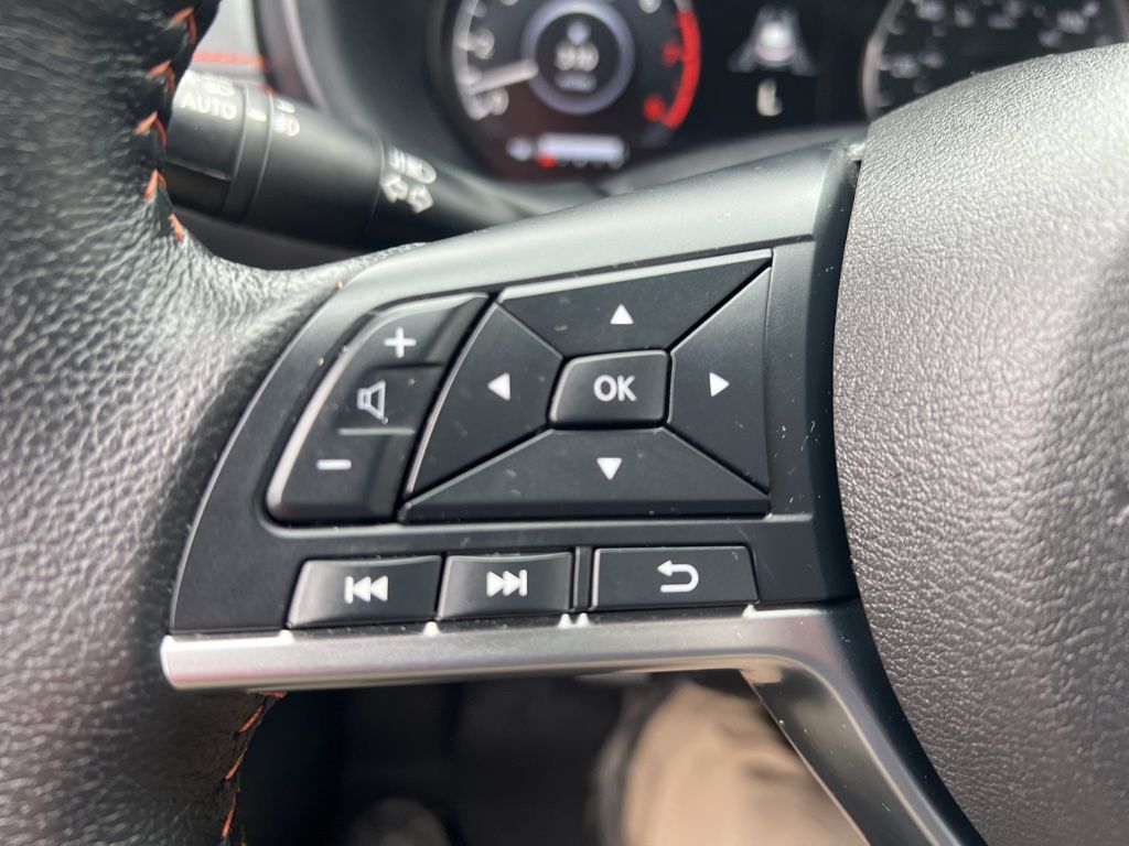 2024 Nissan Kicks SR photo