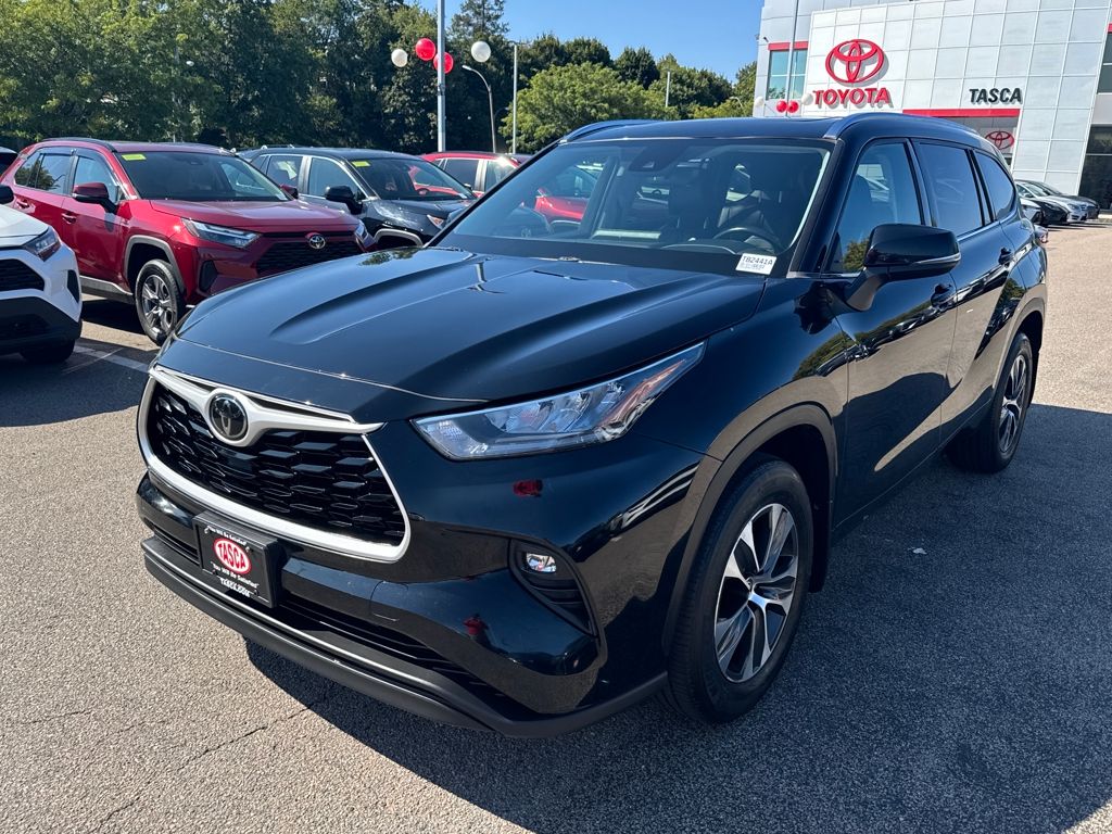 2020 Toyota Highlander XLE photo 3