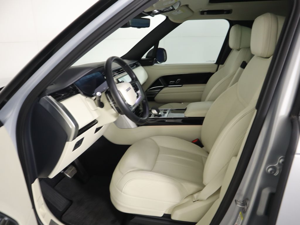 Thumbnail: 2023 Land Rover Range Rover - 20