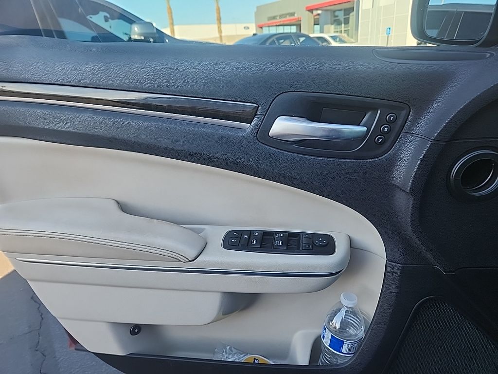 Thumbnail: 2017 Chrysler 300 - 5