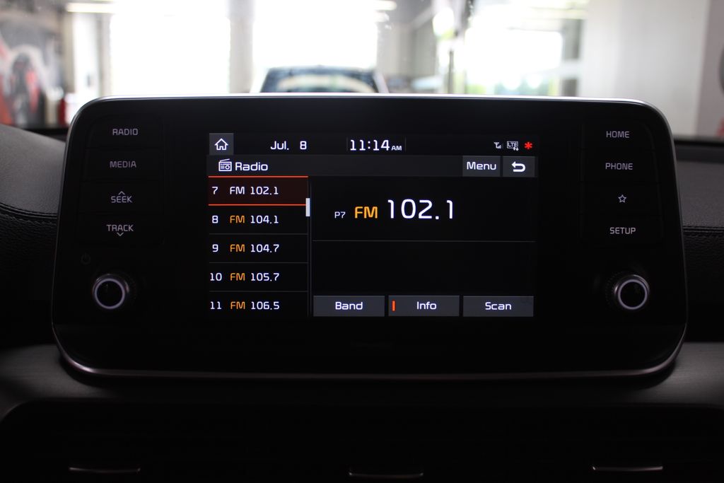 Thumbnail: 2020 Kia Telluride - 16