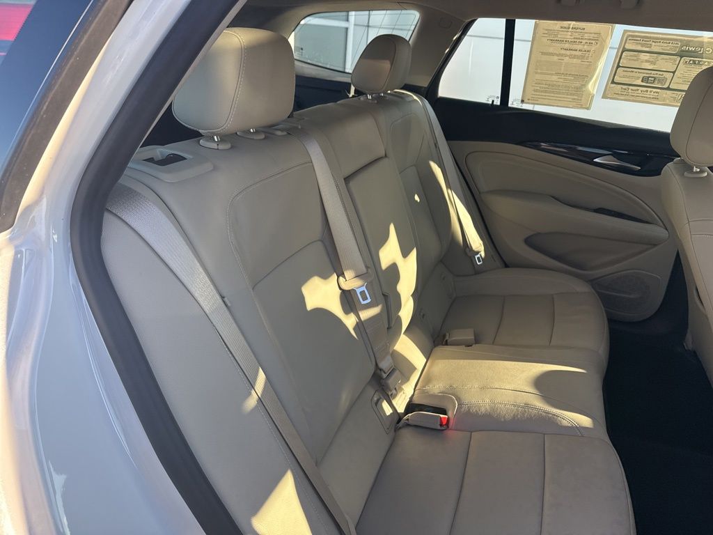 2019 Buick Regal TourX AWD Essence