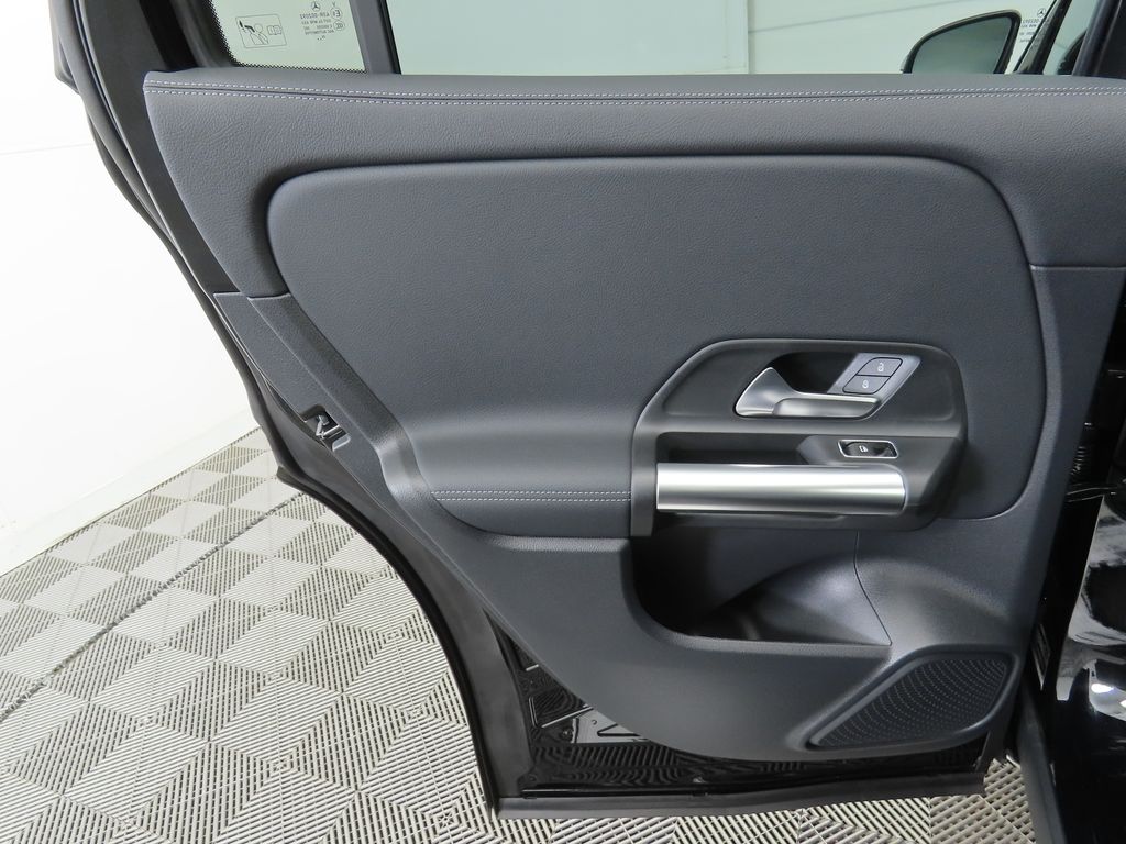 Thumbnail: 2025 Mercedes-Benz GLA - 26