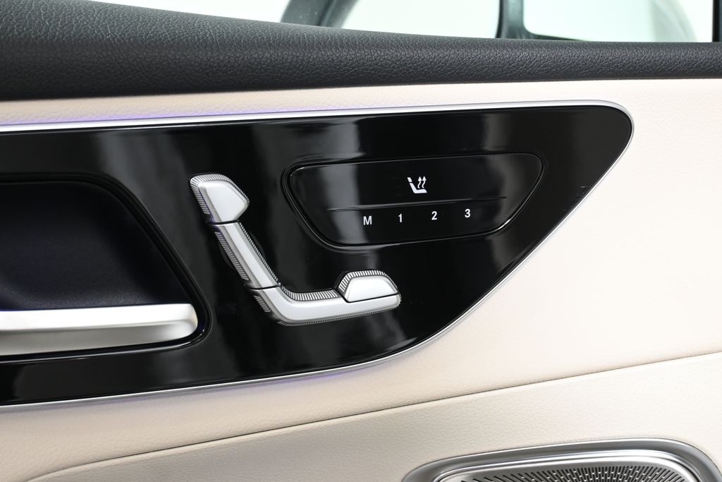 2025 Mercedes-Benz GLC 300 21