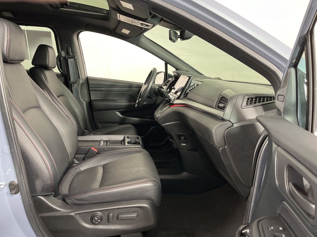 Thumbnail: 2023 Honda Odyssey - 7