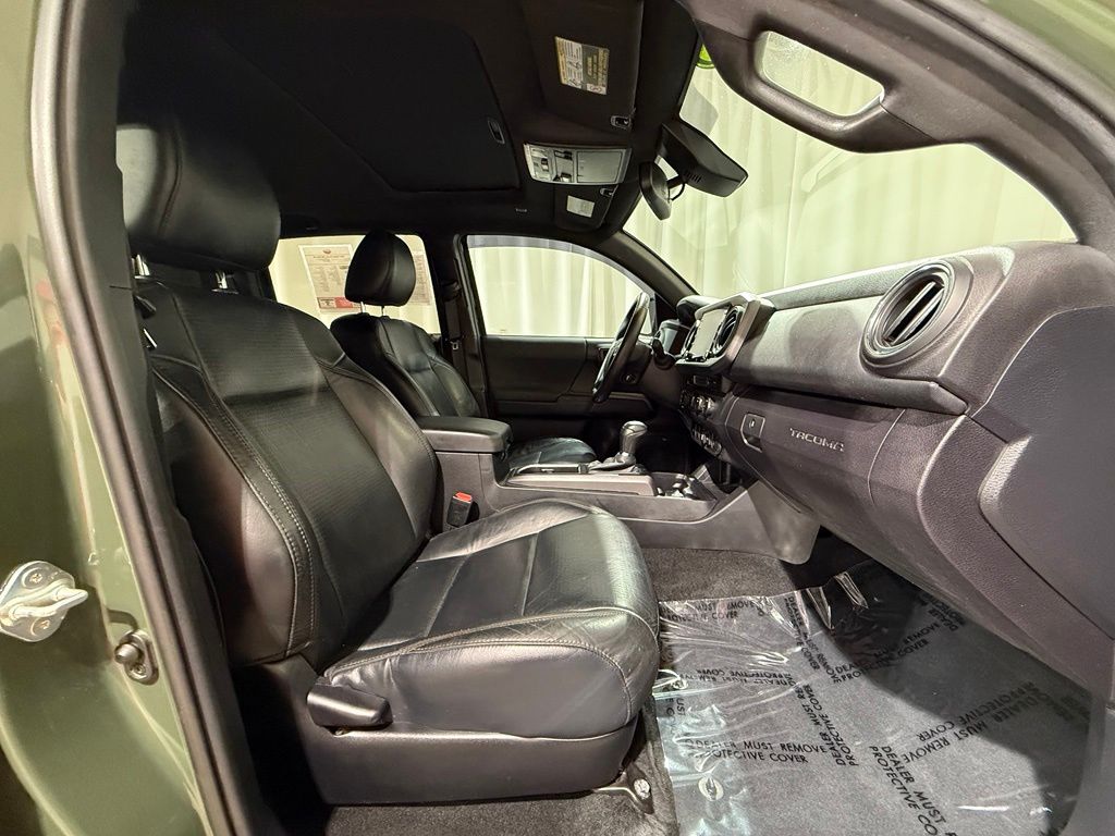 Thumbnail: 2021 Toyota Tacoma - 21
