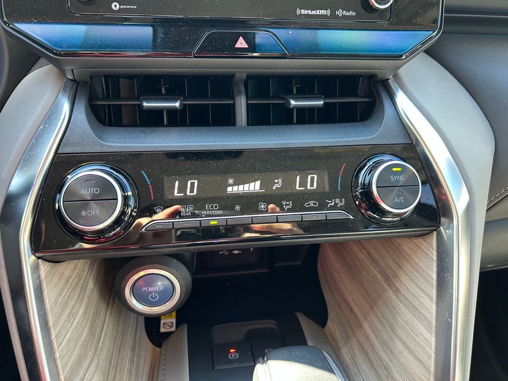 Thumbnail: 2022 Toyota Venza - 26