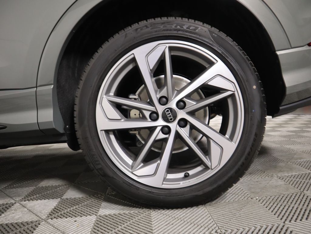 Thumbnail: 2025 Audi Q3 - 31