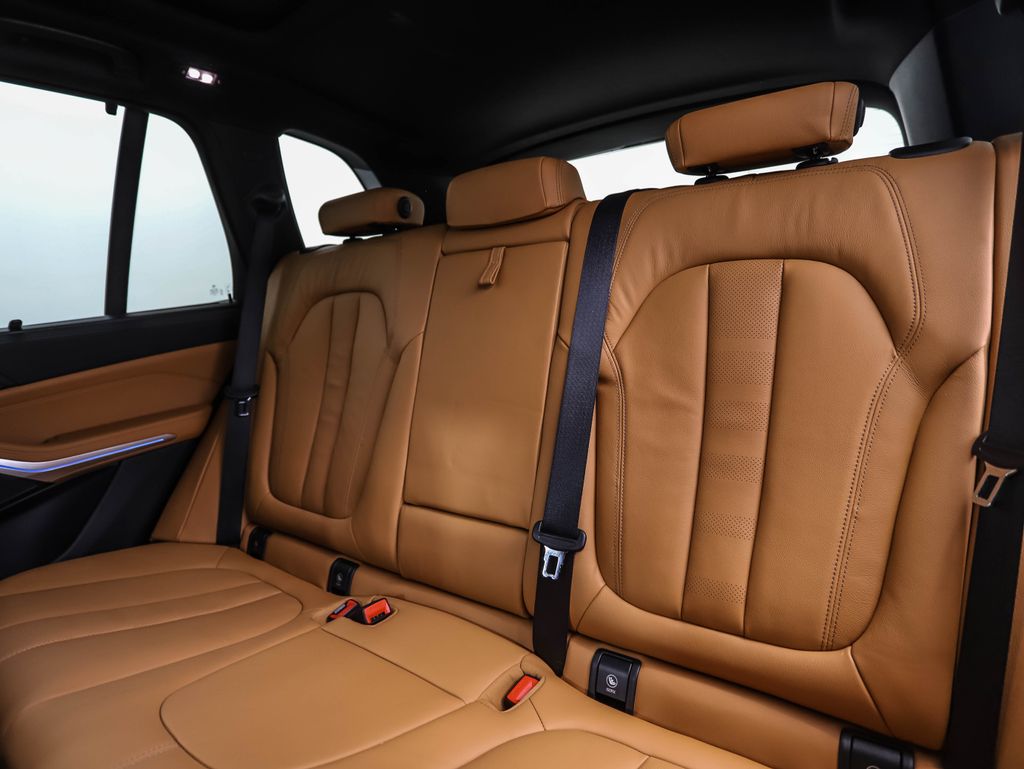 Thumbnail: 2022 BMW X5 - 23