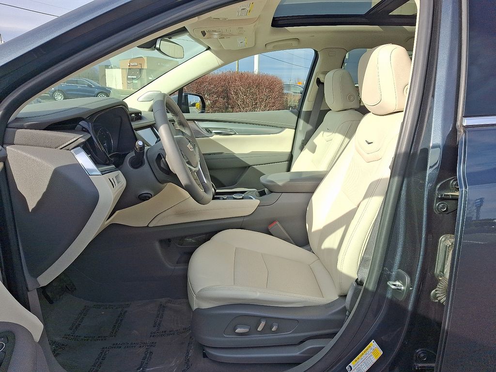 Thumbnail: 2021 Cadillac XT5 - 14