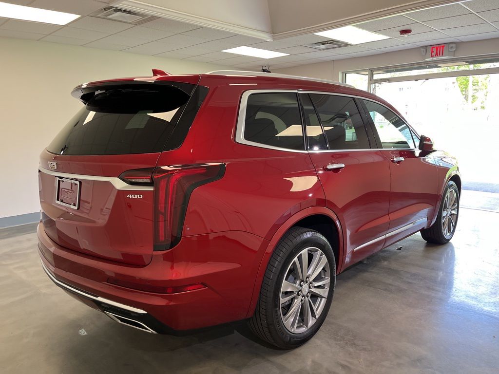 used 2025 Cadillac XT6 car, priced at $52,995