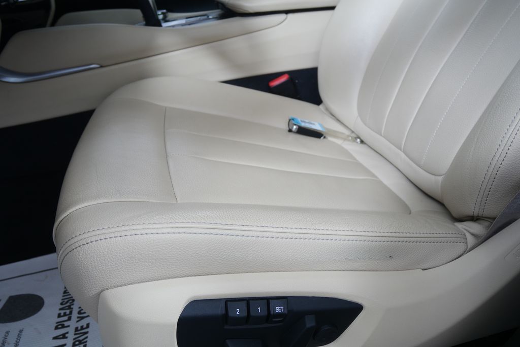 Thumbnail: 2019 BMW X6 - 9