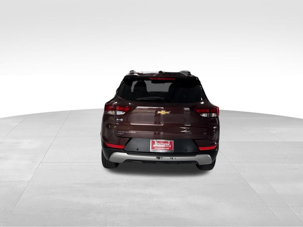 Used 2023 Red Chevrolet LT image 4