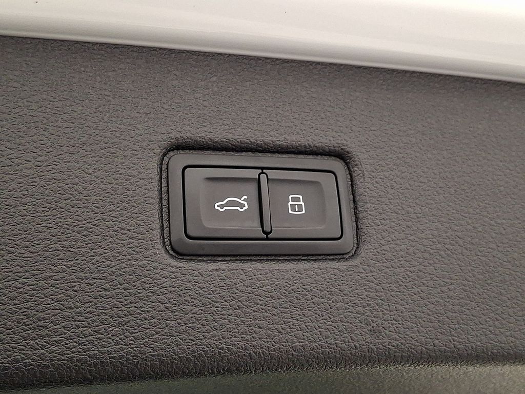 Thumbnail: 2025 Audi Q7 - 29