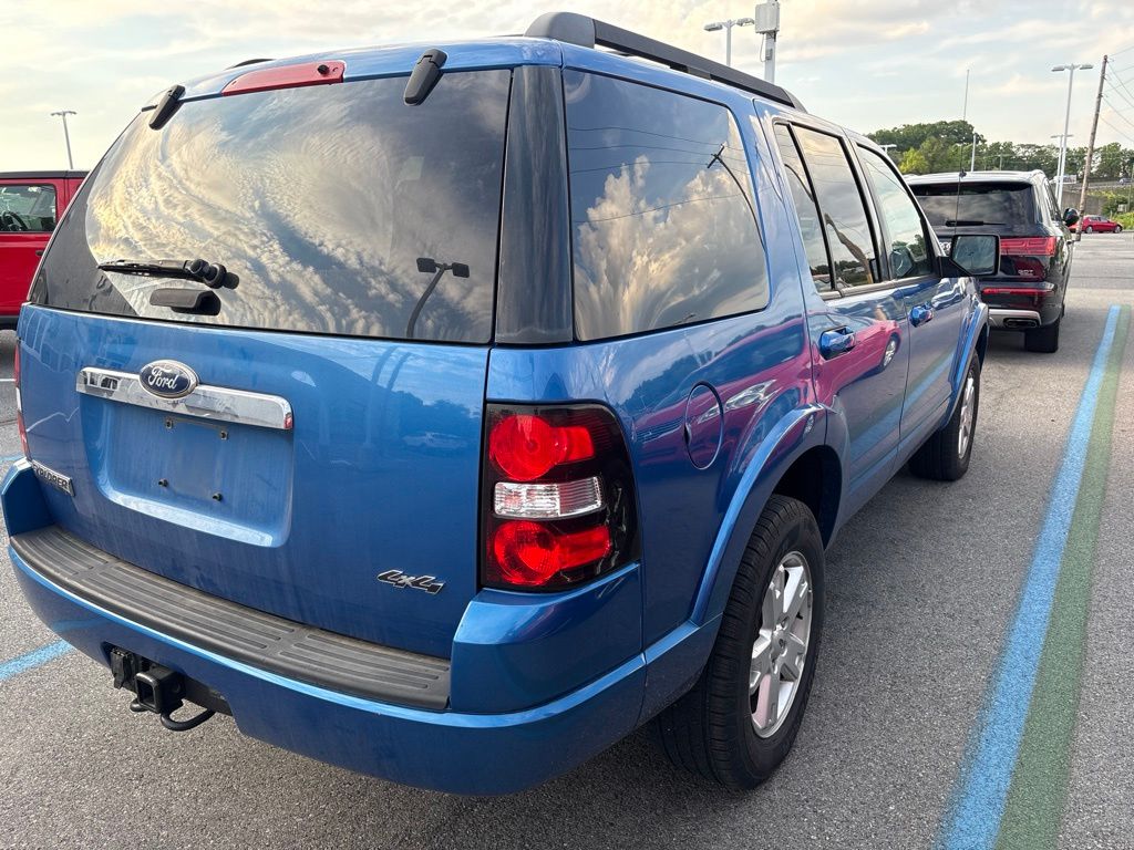 2010 Ford Explorer — photo 11