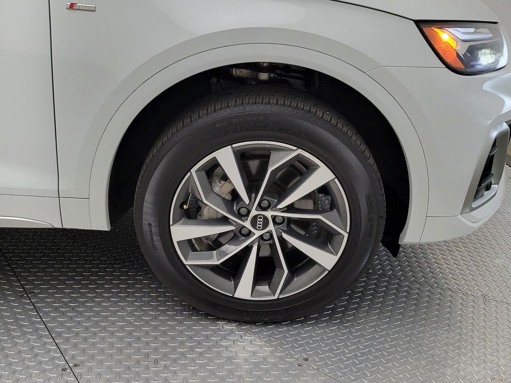 Thumbnail: 2023 Audi Q5 - 12