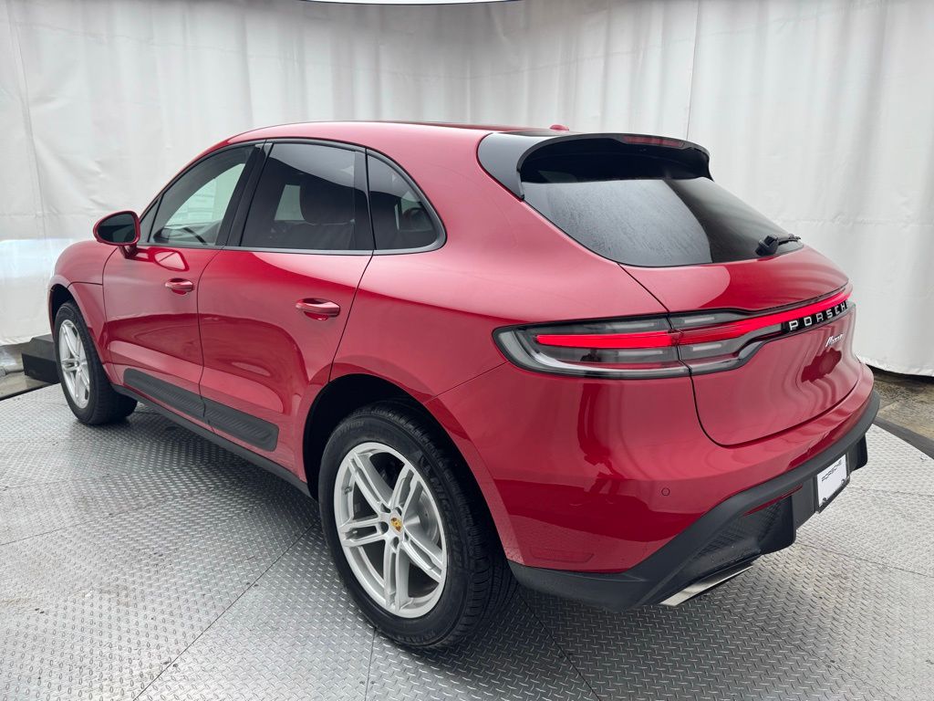 Thumbnail: 2025 Porsche Macan - 5